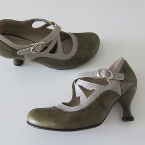 John Fluevog Bellevues Pearl Hart